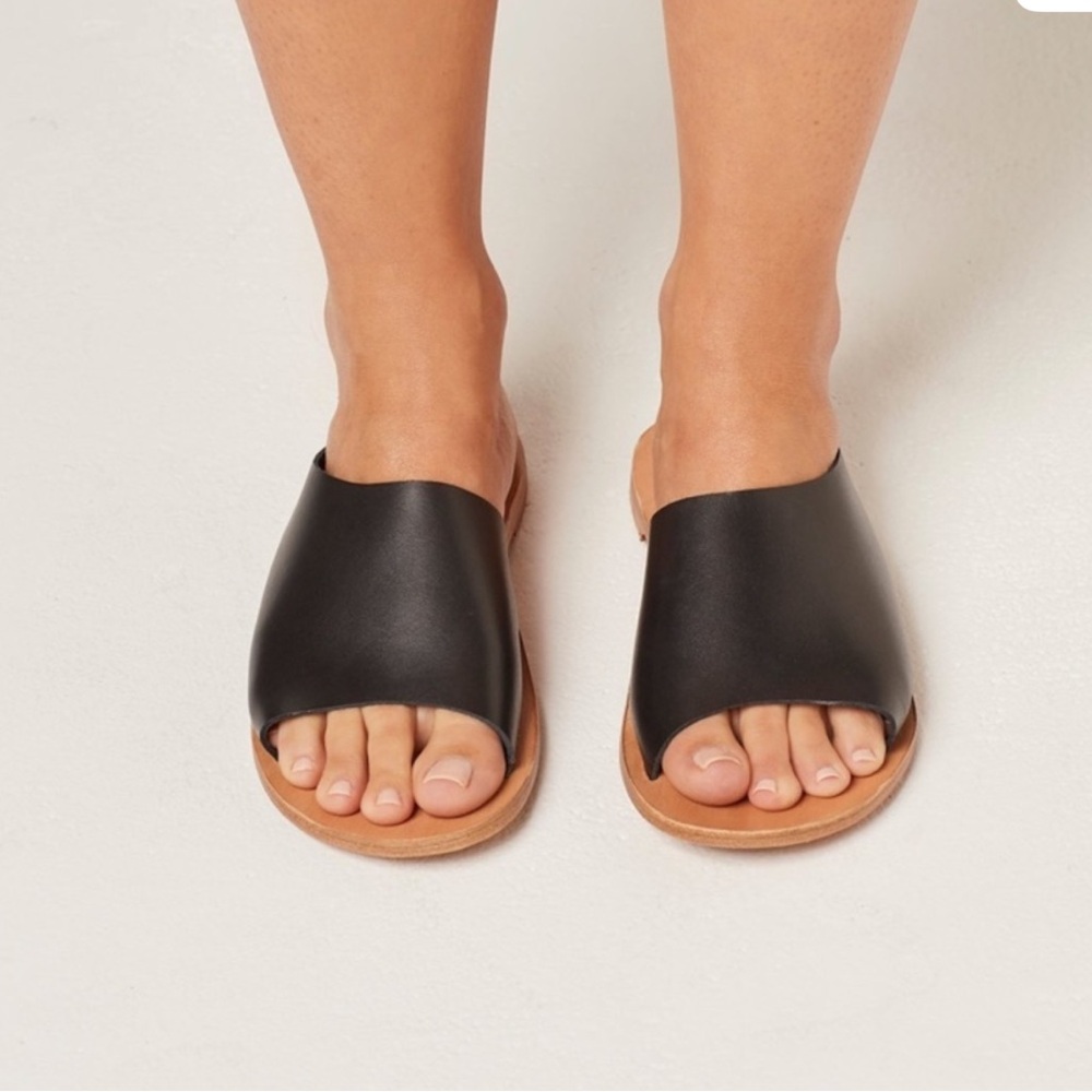 L*Space laguna sandals size 6